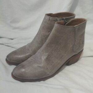 Frye Carson Grey leather Ankle Boots. Sz 9